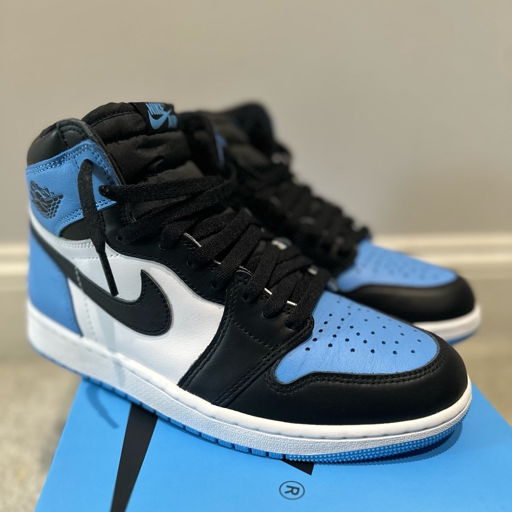 Air Jordan 1 Retro High OG ‘UNC Toe’